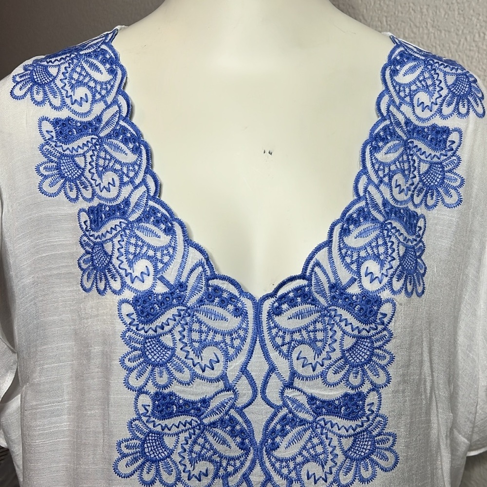 Cato White and Blue Embroidered Blouse - XL - Picture 2 of 8